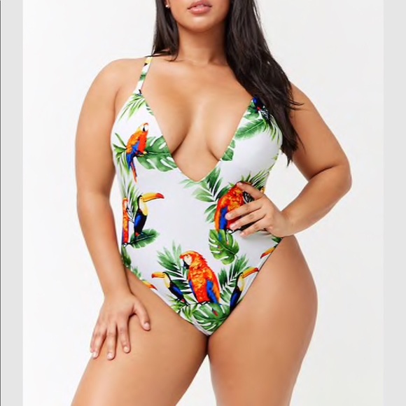 ⭐️HOST PICK⭐️ Plus-size one piece parrot print swimsuit - Picture 2 of 5